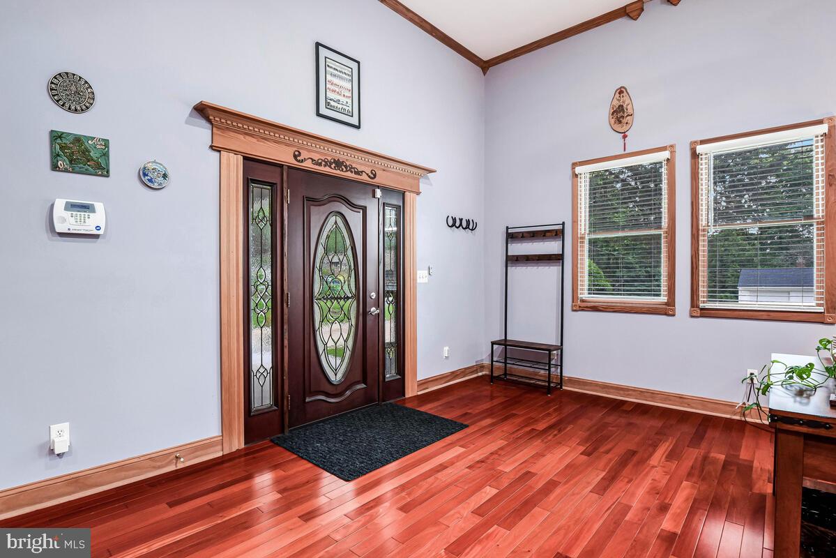 4406 ROUNDHILL RD, ALEXANDRIA, Virginia 22310, 4 Bedrooms Bedrooms, ,4 BathroomsBathrooms,Residential,For sale,4406 ROUNDHILL RD,VAFX2242854 MLS # VAFX2242854
