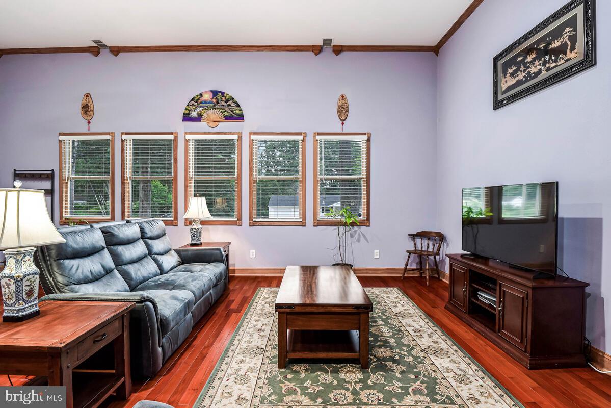 4406 ROUNDHILL RD, ALEXANDRIA, Virginia 22310, 4 Bedrooms Bedrooms, ,4 BathroomsBathrooms,Residential,For sale,4406 ROUNDHILL RD,VAFX2242854 MLS # VAFX2242854