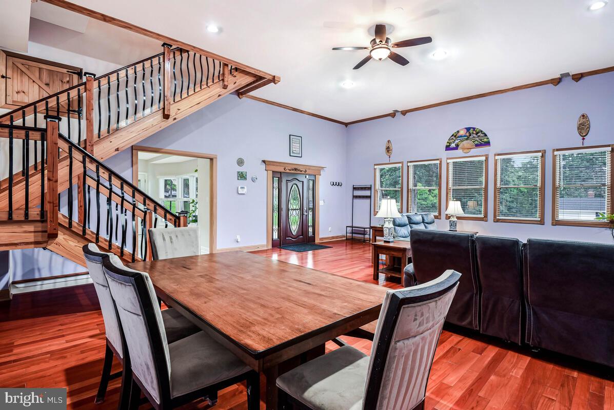4406 ROUNDHILL RD, ALEXANDRIA, Virginia 22310, 4 Bedrooms Bedrooms, ,4 BathroomsBathrooms,Residential,For sale,4406 ROUNDHILL RD,VAFX2242854 MLS # VAFX2242854