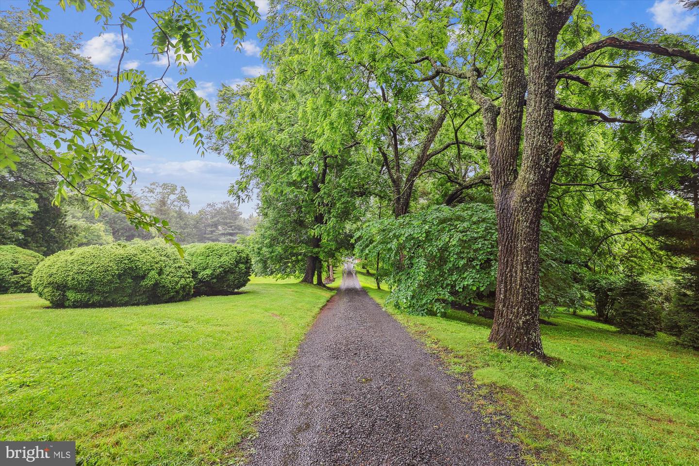 2740 HUNTER MILL RD, OAKTON, Virginia 22124, 4 Bedrooms Bedrooms, ,5 BathroomsBathrooms,Residential,For sale,2740 HUNTER MILL RD,VAFX2242952 MLS # VAFX2242952