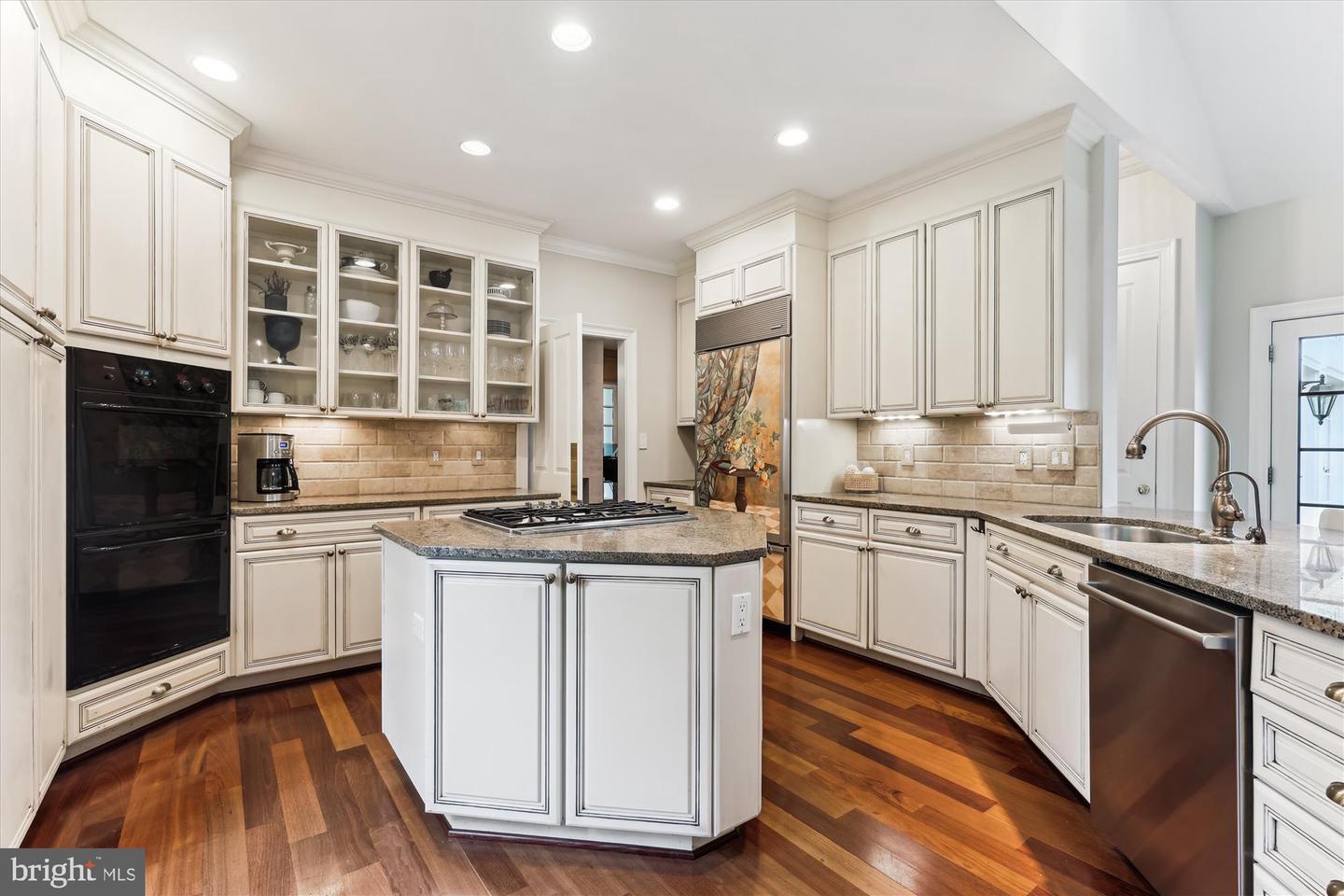 2740 HUNTER MILL RD, OAKTON, Virginia 22124, 4 Bedrooms Bedrooms, ,5 BathroomsBathrooms,Residential,For sale,2740 HUNTER MILL RD,VAFX2242952 MLS # VAFX2242952