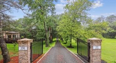 2740 HUNTER MILL RD, OAKTON, Virginia 22124, 4 Bedrooms Bedrooms, ,5 BathroomsBathrooms,Residential,For sale,2740 HUNTER MILL RD,VAFX2242952 MLS # VAFX2242952