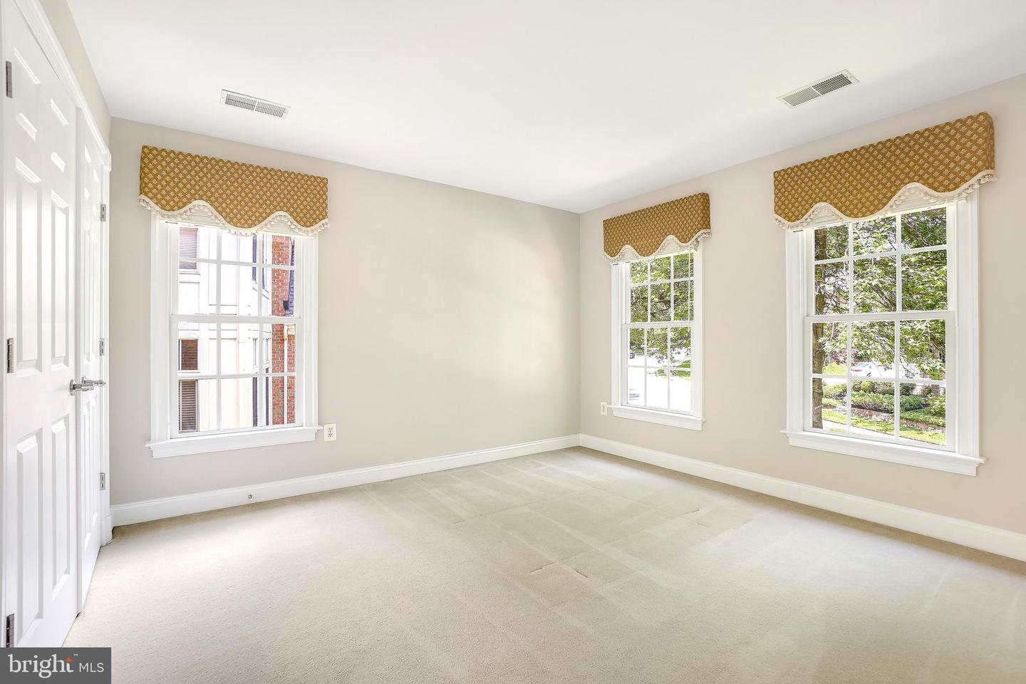 3530 SCHUERMAN HOUSE DR, FAIRFAX, Virginia 22031, 5 Bedrooms Bedrooms, ,4 BathroomsBathrooms,Residential,For sale,3530 SCHUERMAN HOUSE DR,VAFC2006376 MLS # VAFC2006376
