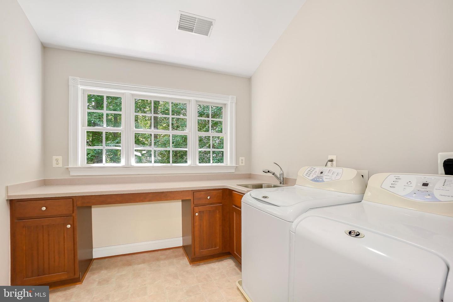 3530 SCHUERMAN HOUSE DR, FAIRFAX, Virginia 22031, 5 Bedrooms Bedrooms, ,4 BathroomsBathrooms,Residential,For sale,3530 SCHUERMAN HOUSE DR,VAFC2006376 MLS # VAFC2006376