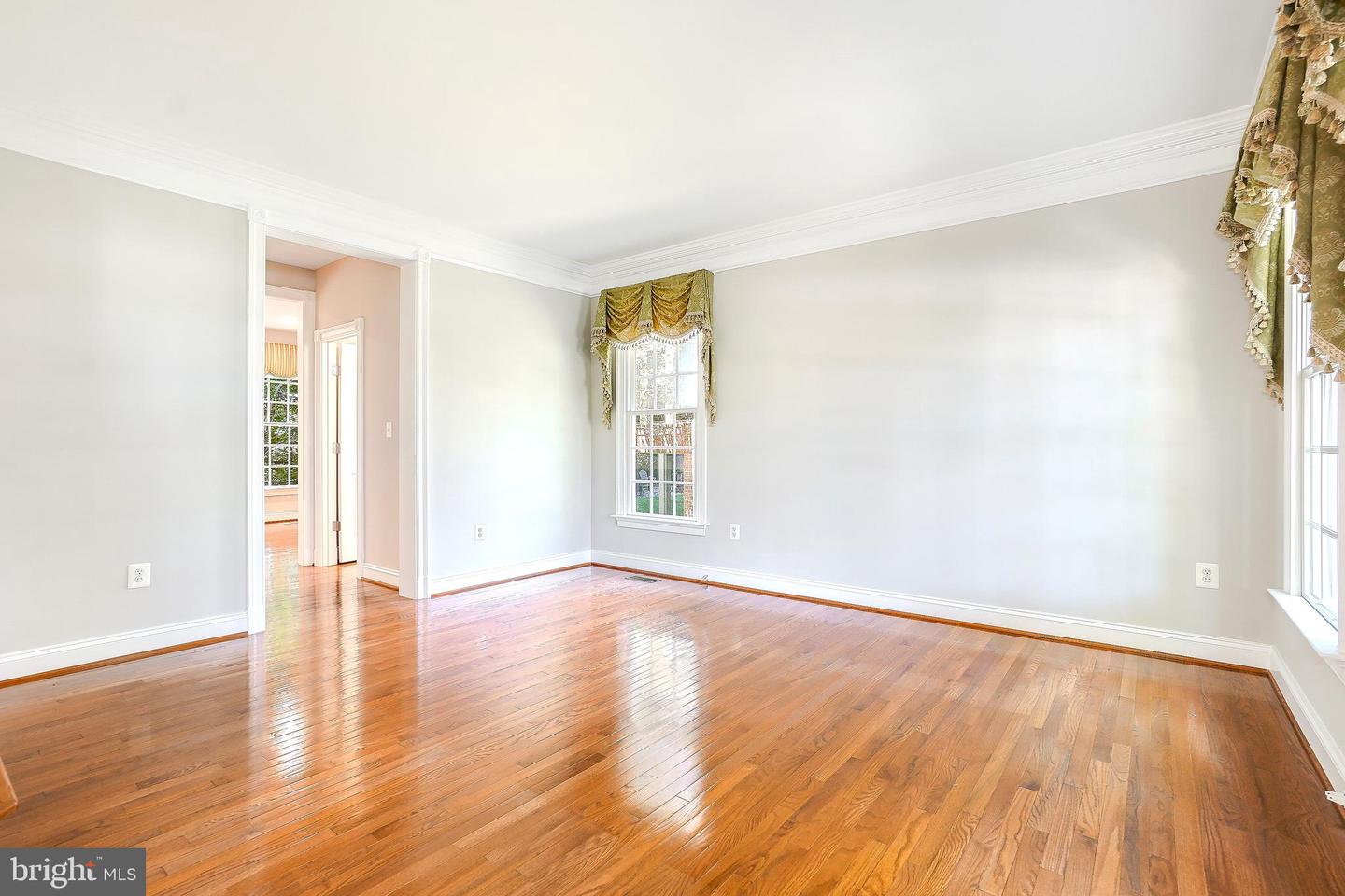 3530 SCHUERMAN HOUSE DR, FAIRFAX, Virginia 22031, 5 Bedrooms Bedrooms, ,4 BathroomsBathrooms,Residential,For sale,3530 SCHUERMAN HOUSE DR,VAFC2006376 MLS # VAFC2006376