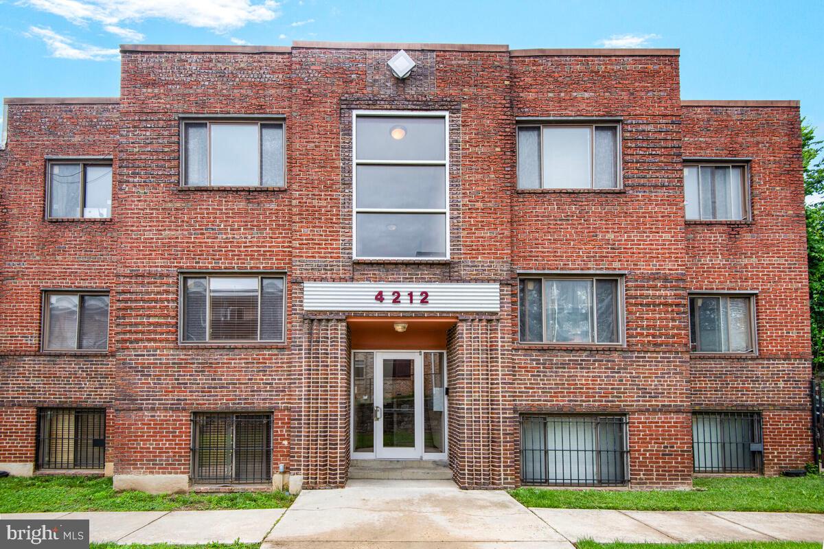4212 BENNING RD NE #5, WASHINGTON, District Of Columbia 20019, 2 Bedrooms Bedrooms, ,1 BathroomBathrooms,Residential,For sale,4212 BENNING RD NE #5,DCDC2202368 MLS # DCDC2202368