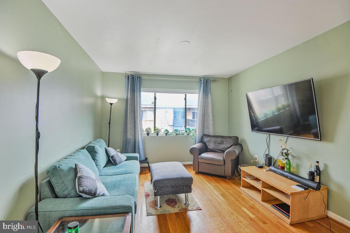 4212 BENNING RD NE #5, WASHINGTON, District Of Columbia 20019, 2 Bedrooms Bedrooms, ,1 BathroomBathrooms,Residential,For sale,4212 BENNING RD NE #5,DCDC2202368 MLS # DCDC2202368