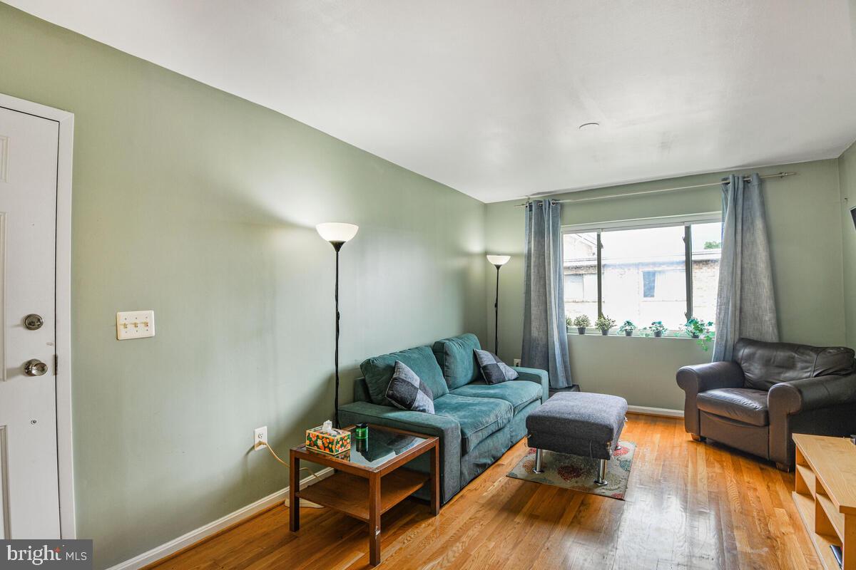 4212 BENNING RD NE #5, WASHINGTON, District Of Columbia 20019, 2 Bedrooms Bedrooms, ,1 BathroomBathrooms,Residential,For sale,4212 BENNING RD NE #5,DCDC2202368 MLS # DCDC2202368