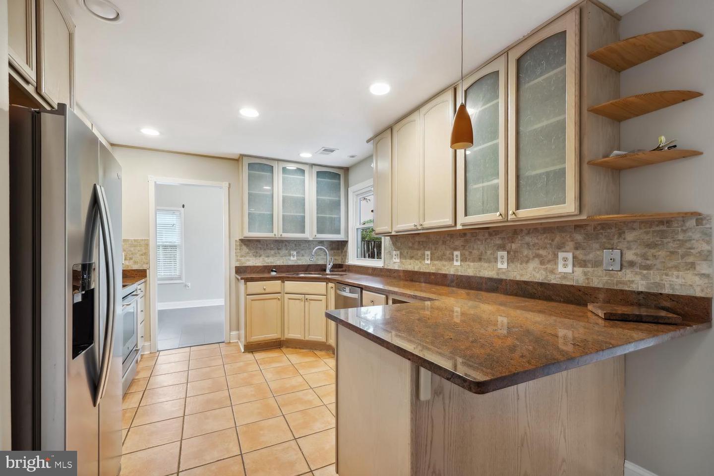 810 SUGARLAND RUN DR, STERLING, Virginia 20164, 4 Bedrooms Bedrooms, ,3 BathroomsBathrooms,Residential,For sale,810 SUGARLAND RUN DR,VALO2097774 MLS # VALO2097774
