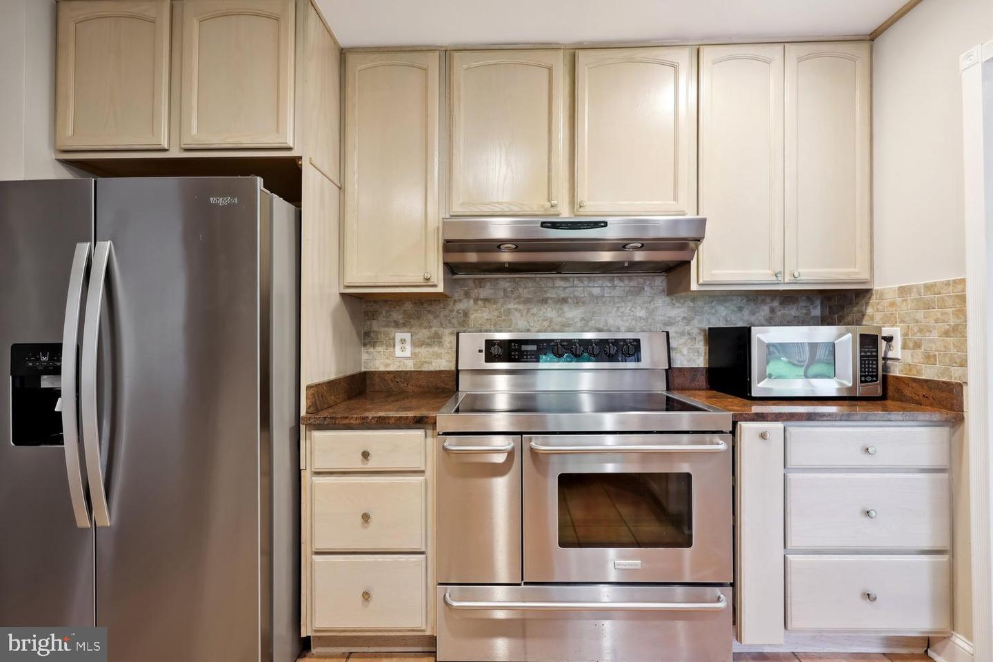 810 SUGARLAND RUN DR, STERLING, Virginia 20164, 4 Bedrooms Bedrooms, ,3 BathroomsBathrooms,Residential,For sale,810 SUGARLAND RUN DR,VALO2097774 MLS # VALO2097774