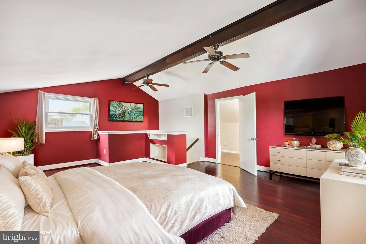 810 SUGARLAND RUN DR, STERLING, Virginia 20164, 4 Bedrooms Bedrooms, ,3 BathroomsBathrooms,Residential,For sale,810 SUGARLAND RUN DR,VALO2097774 MLS # VALO2097774