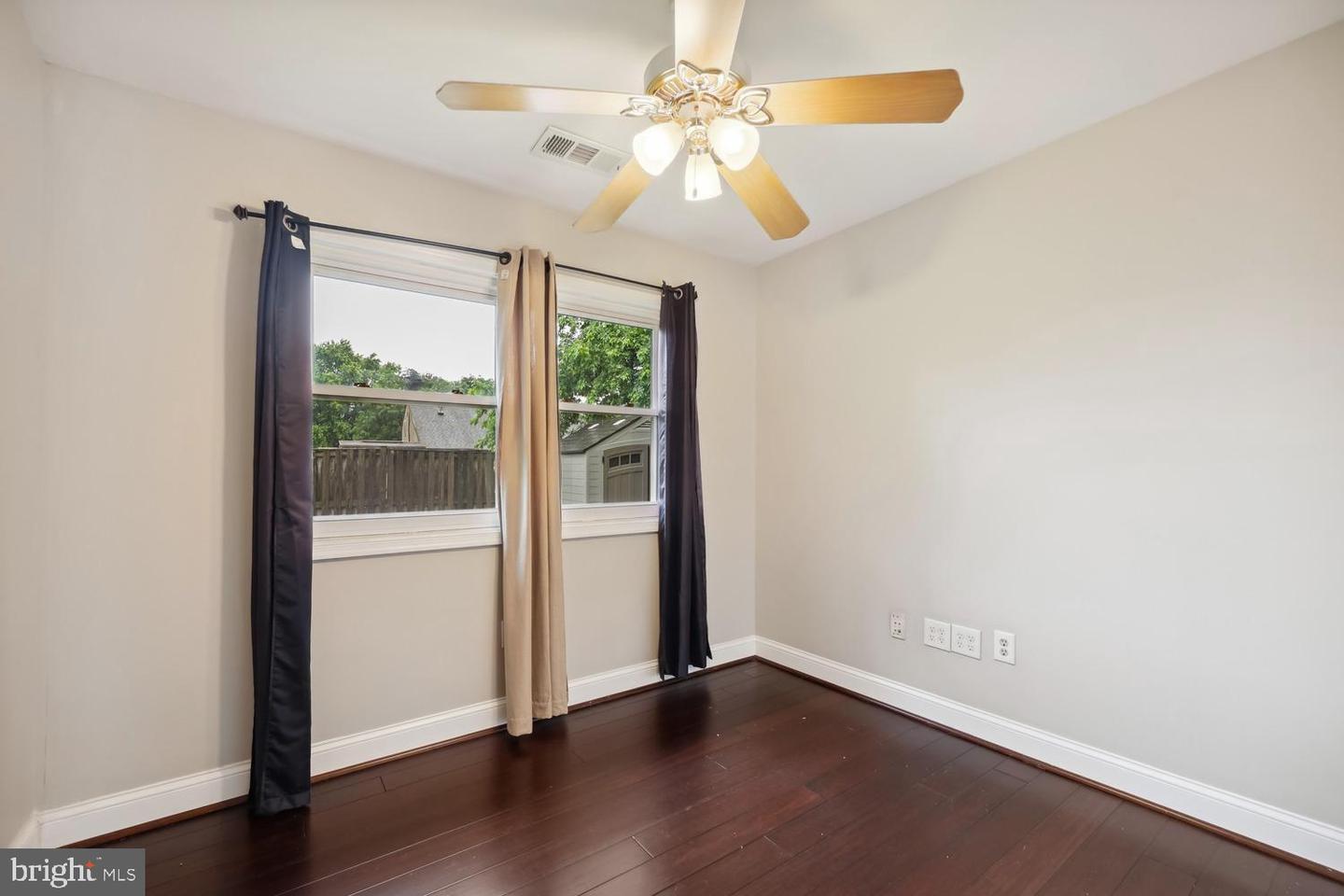 810 SUGARLAND RUN DR, STERLING, Virginia 20164, 4 Bedrooms Bedrooms, ,3 BathroomsBathrooms,Residential,For sale,810 SUGARLAND RUN DR,VALO2097774 MLS # VALO2097774