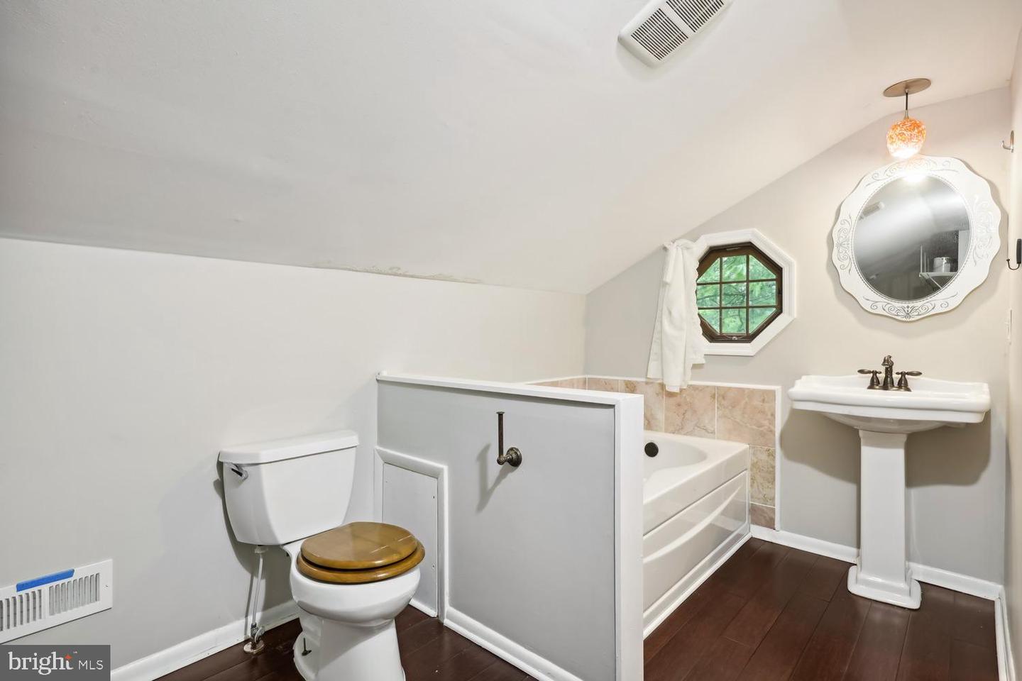 810 SUGARLAND RUN DR, STERLING, Virginia 20164, 4 Bedrooms Bedrooms, ,3 BathroomsBathrooms,Residential,For sale,810 SUGARLAND RUN DR,VALO2097774 MLS # VALO2097774