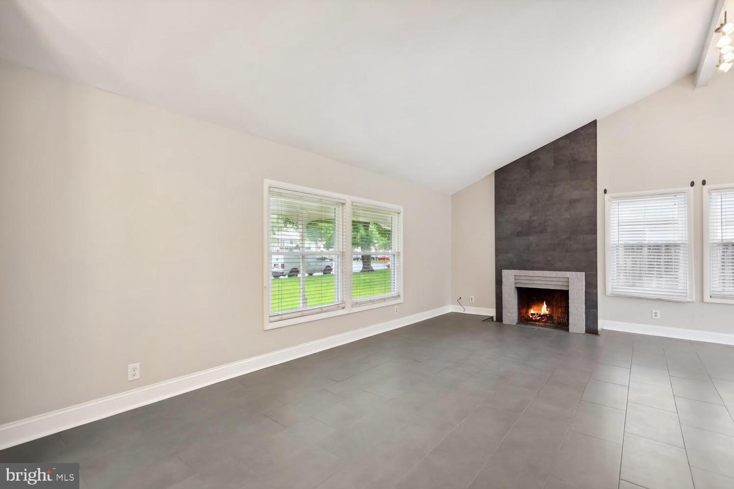 810 SUGARLAND RUN DR, STERLING, Virginia 20164, 4 Bedrooms Bedrooms, ,3 BathroomsBathrooms,Residential,For sale,810 SUGARLAND RUN DR,VALO2097774 MLS # VALO2097774