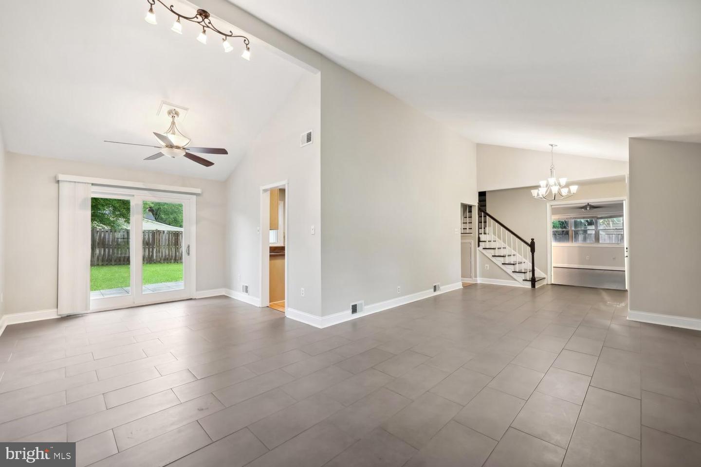 810 SUGARLAND RUN DR, STERLING, Virginia 20164, 4 Bedrooms Bedrooms, ,3 BathroomsBathrooms,Residential,For sale,810 SUGARLAND RUN DR,VALO2097774 MLS # VALO2097774