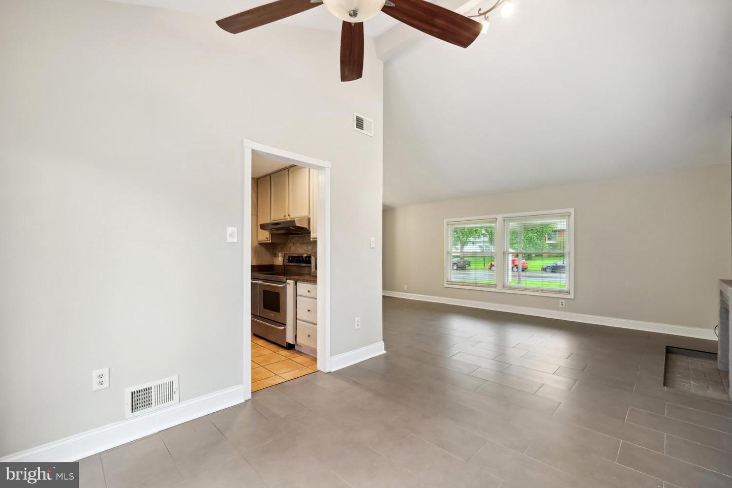 810 SUGARLAND RUN DR, STERLING, Virginia 20164, 4 Bedrooms Bedrooms, ,3 BathroomsBathrooms,Residential,For sale,810 SUGARLAND RUN DR,VALO2097774 MLS # VALO2097774