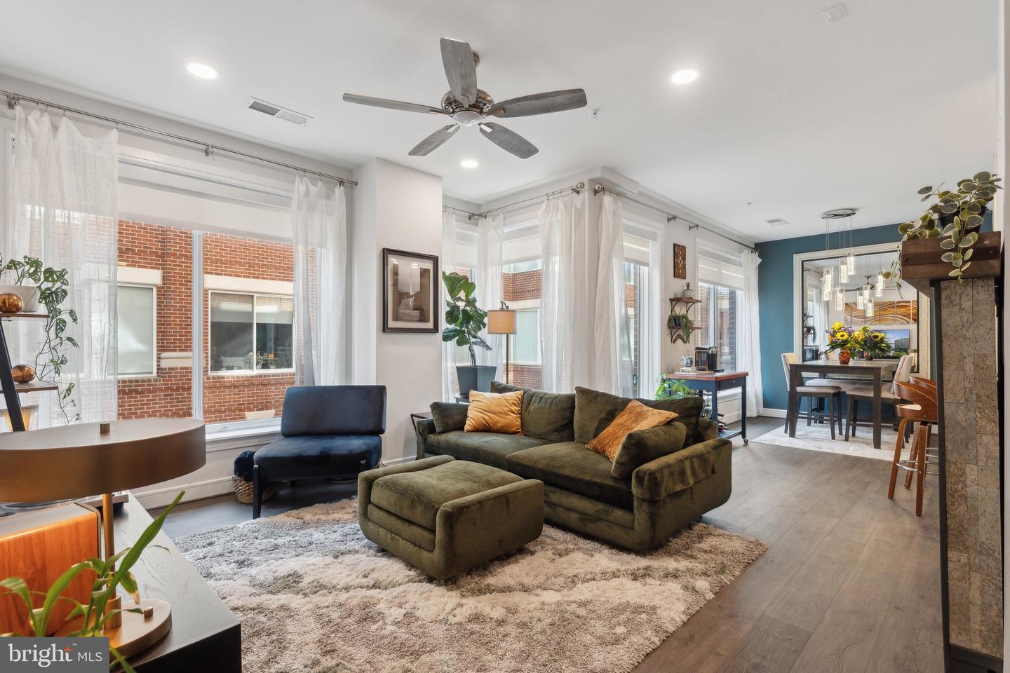 625 SLATERS LN #201, ALEXANDRIA, Virginia 22314, 1 Bedroom Bedrooms, ,1 BathroomBathrooms,Residential,For sale,625 SLATERS LN #201,VAAX2045670 MLS # VAAX2045670