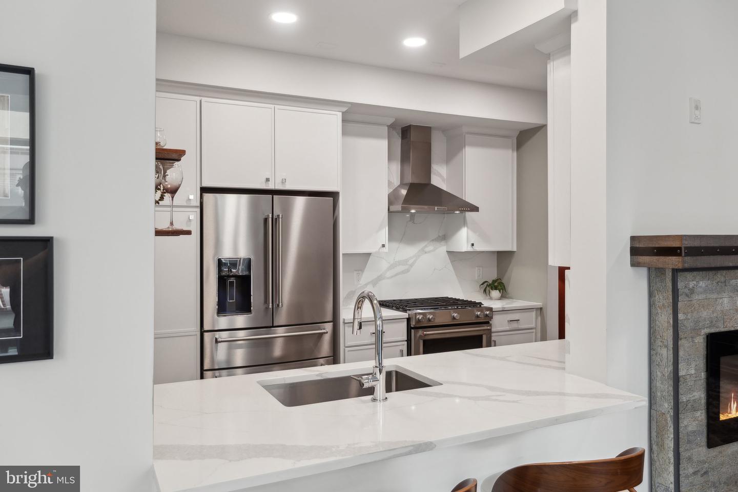 625 SLATERS LN #201, ALEXANDRIA, Virginia 22314, 1 Bedroom Bedrooms, ,1 BathroomBathrooms,Residential,For sale,625 SLATERS LN #201,VAAX2045670 MLS # VAAX2045670