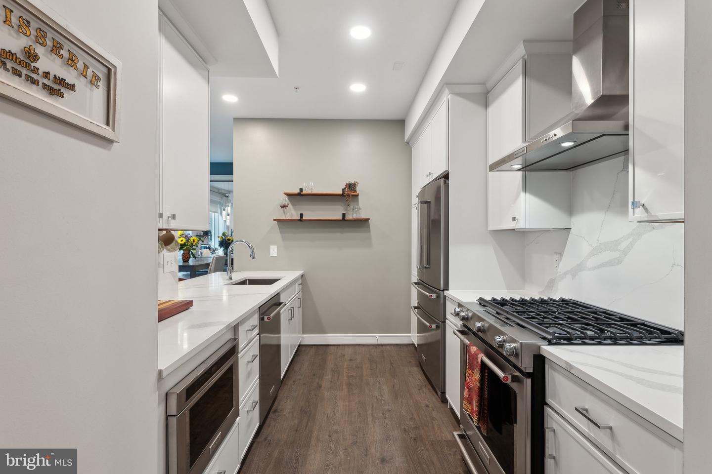 625 SLATERS LN #201, ALEXANDRIA, Virginia 22314, 1 Bedroom Bedrooms, ,1 BathroomBathrooms,Residential,For sale,625 SLATERS LN #201,VAAX2045670 MLS # VAAX2045670