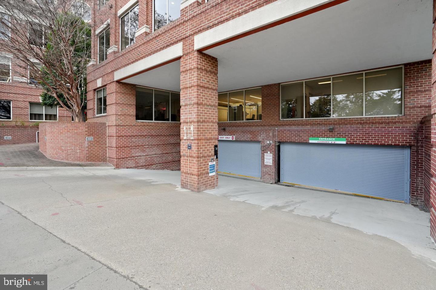 625 SLATERS LN #201, ALEXANDRIA, Virginia 22314, 1 Bedroom Bedrooms, ,1 BathroomBathrooms,Residential,For sale,625 SLATERS LN #201,VAAX2045670 MLS # VAAX2045670