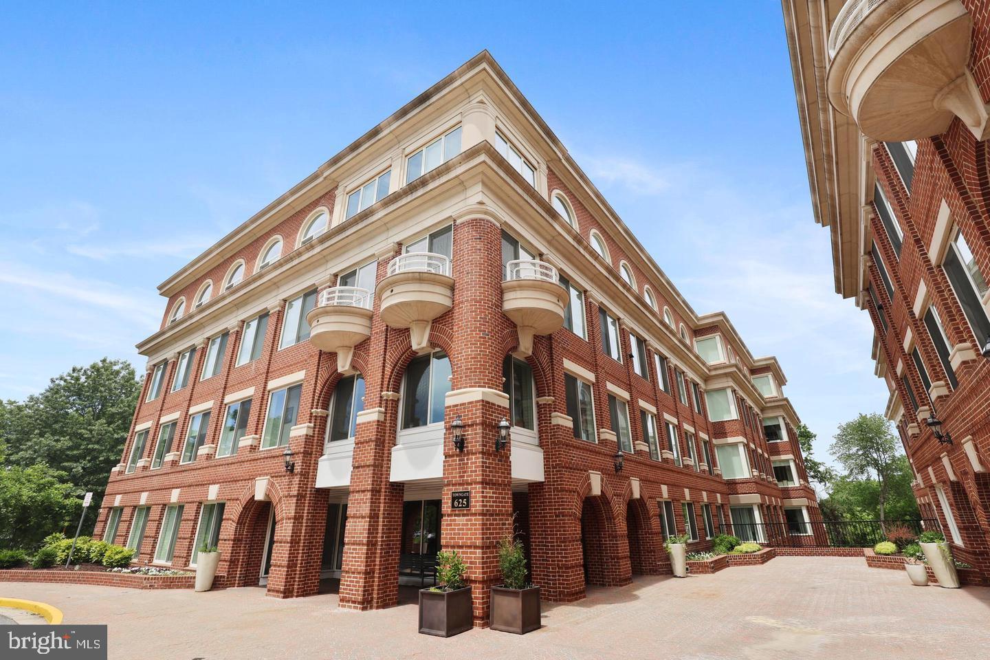 625 SLATERS LN #201, ALEXANDRIA, Virginia 22314, 1 Bedroom Bedrooms, ,1 BathroomBathrooms,Residential,For sale,625 SLATERS LN #201,VAAX2045670 MLS # VAAX2045670