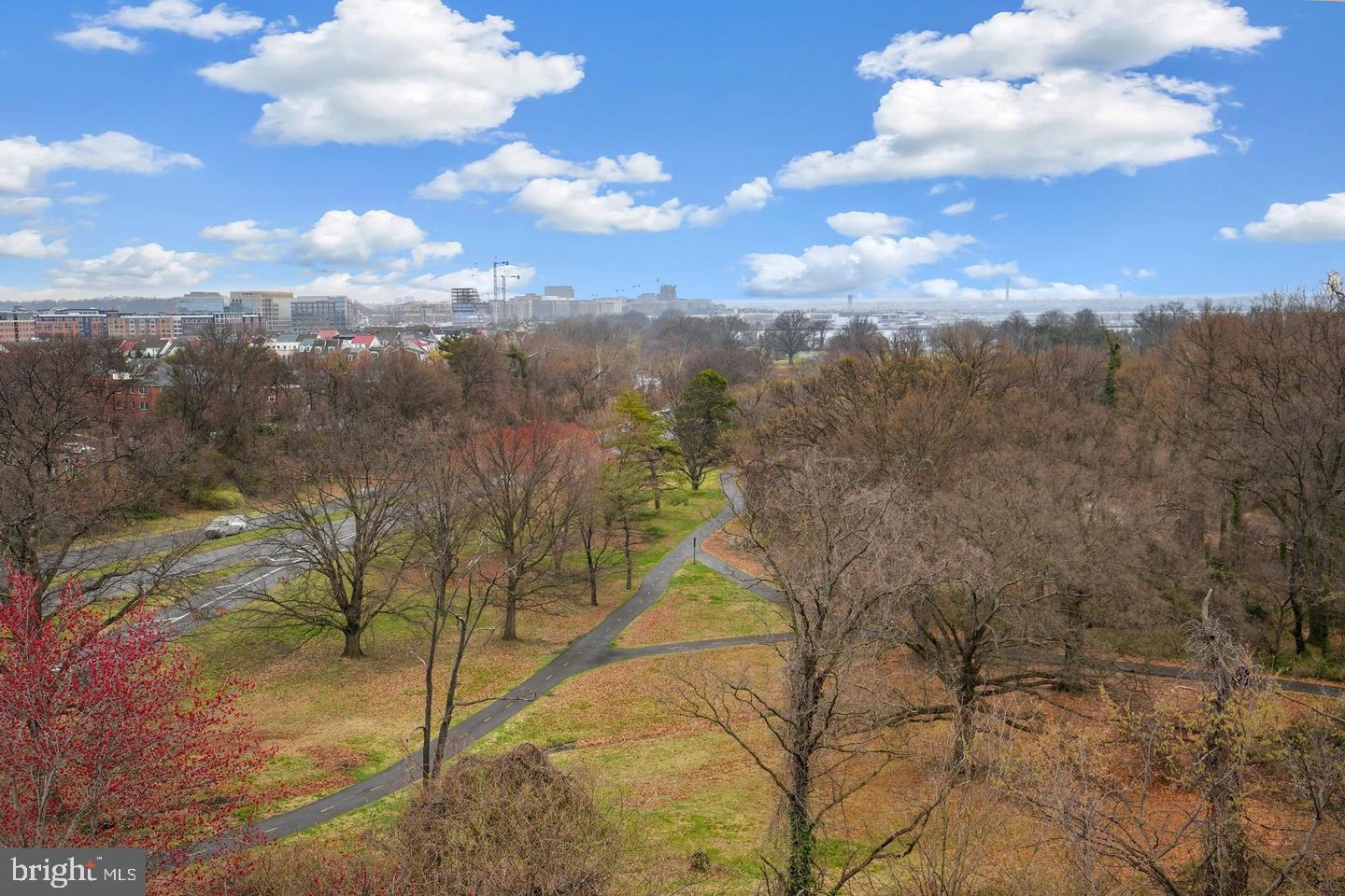 625 SLATERS LN #201, ALEXANDRIA, Virginia 22314, 1 Bedroom Bedrooms, ,1 BathroomBathrooms,Residential,For sale,625 SLATERS LN #201,VAAX2045670 MLS # VAAX2045670