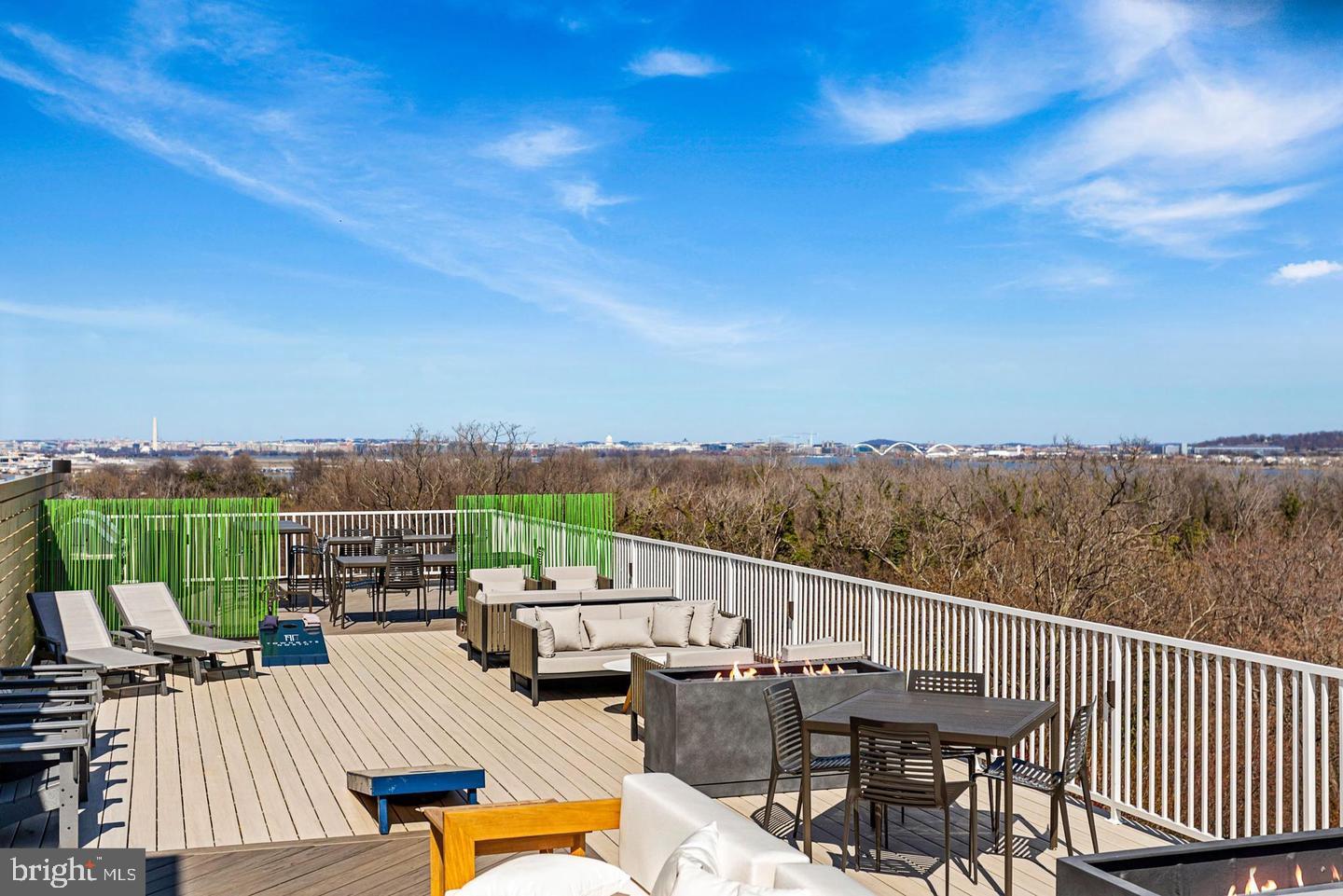 625 SLATERS LN #201, ALEXANDRIA, Virginia 22314, 1 Bedroom Bedrooms, ,1 BathroomBathrooms,Residential,For sale,625 SLATERS LN #201,VAAX2045670 MLS # VAAX2045670