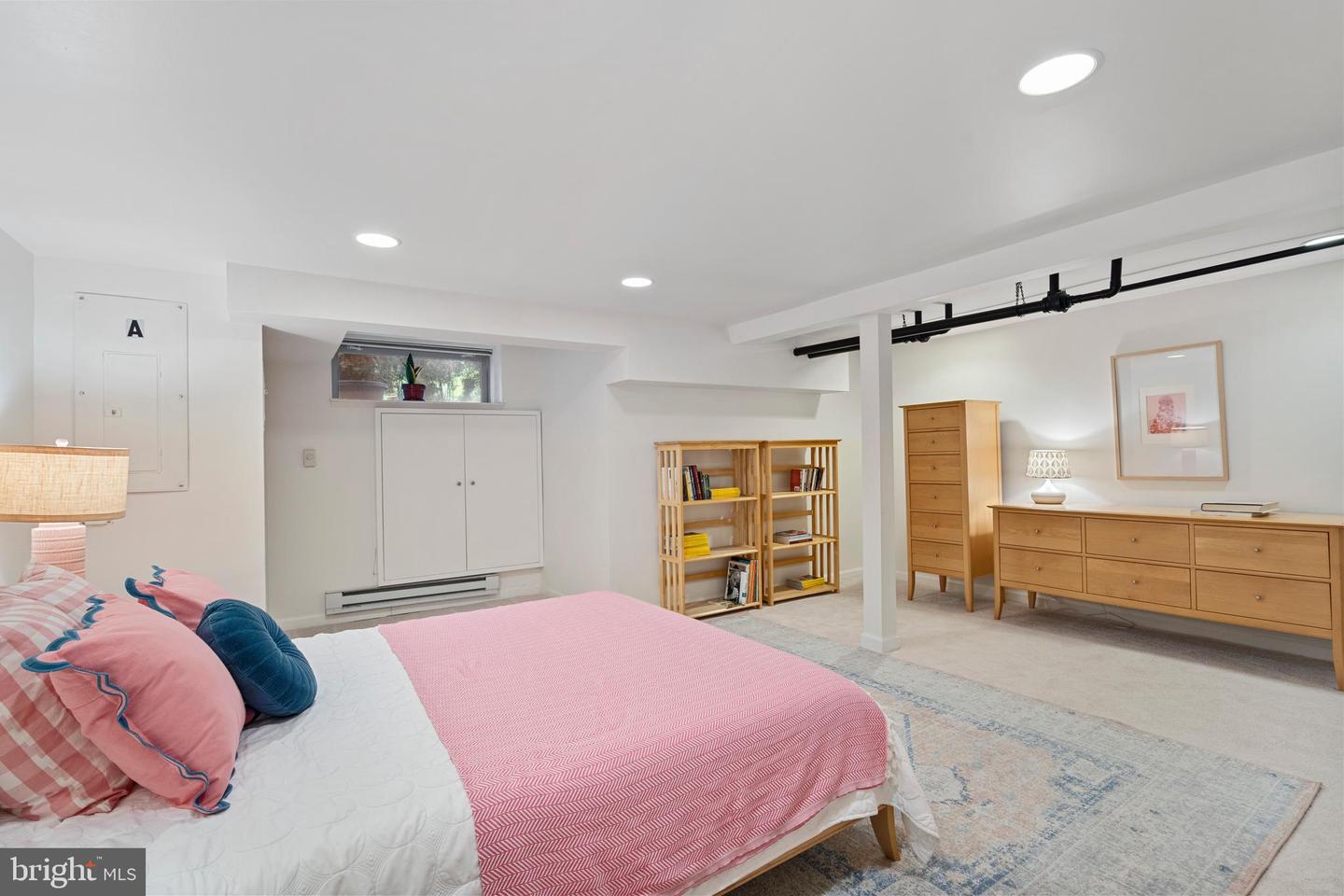 135 13TH ST NE, WASHINGTON, District Of Columbia 20002, 6 Bedrooms Bedrooms, ,5 BathroomsBathrooms,Residential,For sale,135 13TH ST NE,DCDC2202448 MLS # DCDC2202448