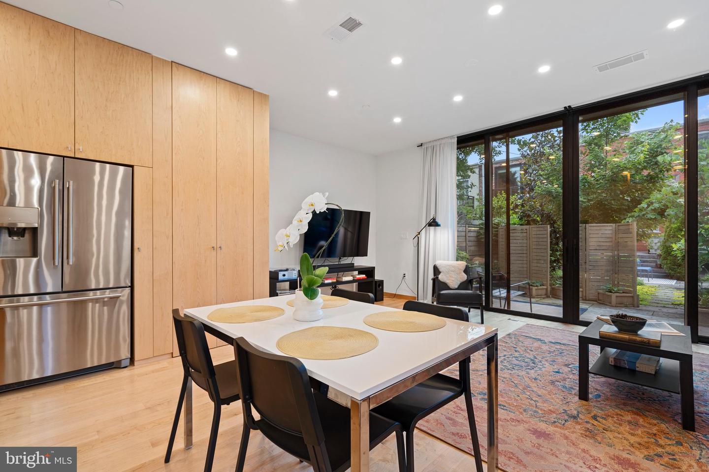 135 13TH ST NE, WASHINGTON, District Of Columbia 20002, 6 Bedrooms Bedrooms, ,5 BathroomsBathrooms,Residential,For sale,135 13TH ST NE,DCDC2202448 MLS # DCDC2202448