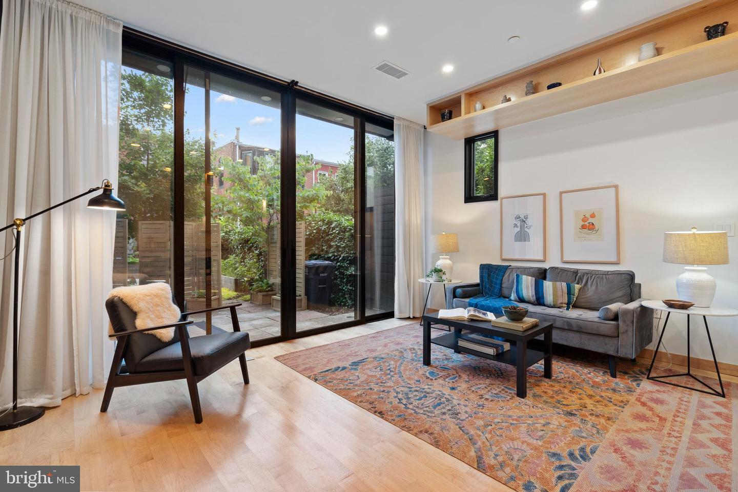 135 13TH ST NE, WASHINGTON, District Of Columbia 20002, 6 Bedrooms Bedrooms, ,5 BathroomsBathrooms,Residential,For sale,135 13TH ST NE,DCDC2202448 MLS # DCDC2202448