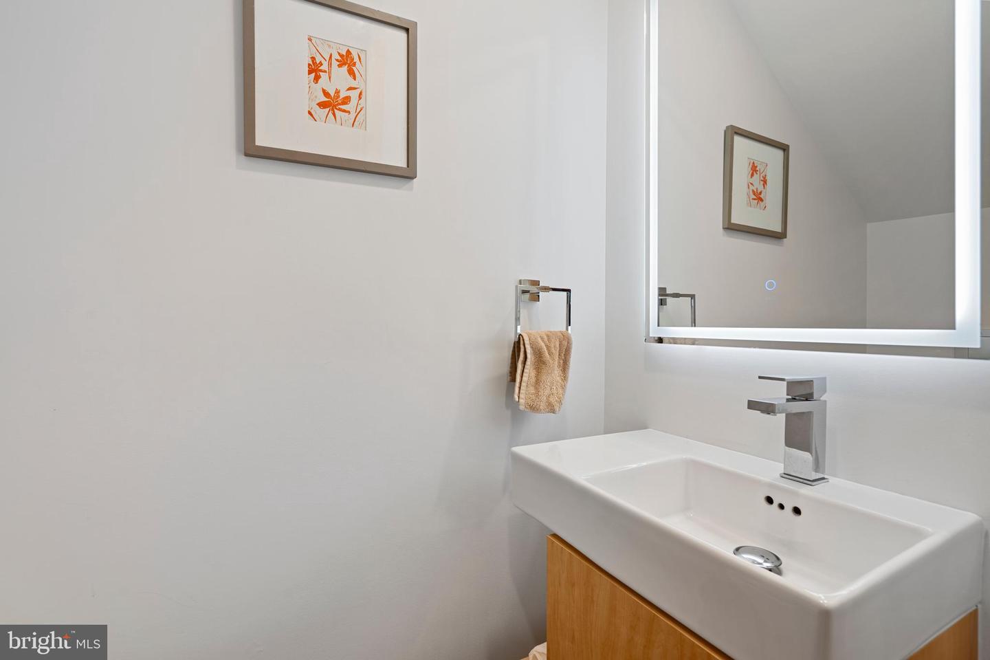 135 13TH ST NE, WASHINGTON, District Of Columbia 20002, 6 Bedrooms Bedrooms, ,5 BathroomsBathrooms,Residential,For sale,135 13TH ST NE,DCDC2202448 MLS # DCDC2202448