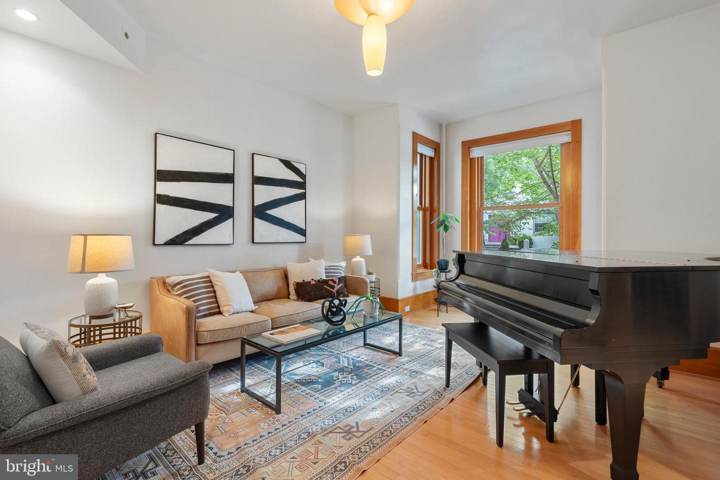 135 13TH ST NE, WASHINGTON, District Of Columbia 20002, 6 Bedrooms Bedrooms, ,5 BathroomsBathrooms,Residential,For sale,135 13TH ST NE,DCDC2202448 MLS # DCDC2202448