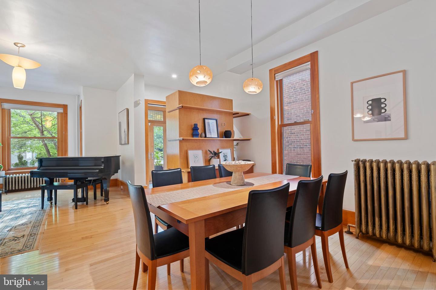 135 13TH ST NE, WASHINGTON, District Of Columbia 20002, 6 Bedrooms Bedrooms, ,5 BathroomsBathrooms,Residential,For sale,135 13TH ST NE,DCDC2202448 MLS # DCDC2202448