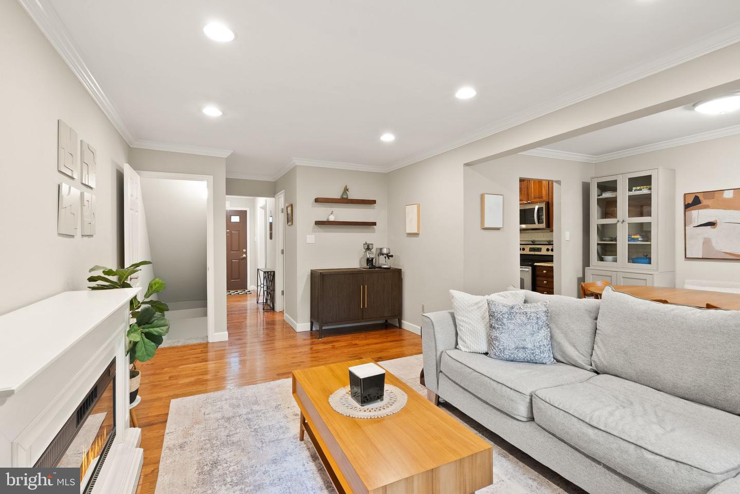 2455 ALSOP CT, RESTON, Virginia 20191, 3 Bedrooms Bedrooms, ,3 BathroomsBathrooms,Residential,For sale,2455 ALSOP CT,VAFX2243174 MLS # VAFX2243174