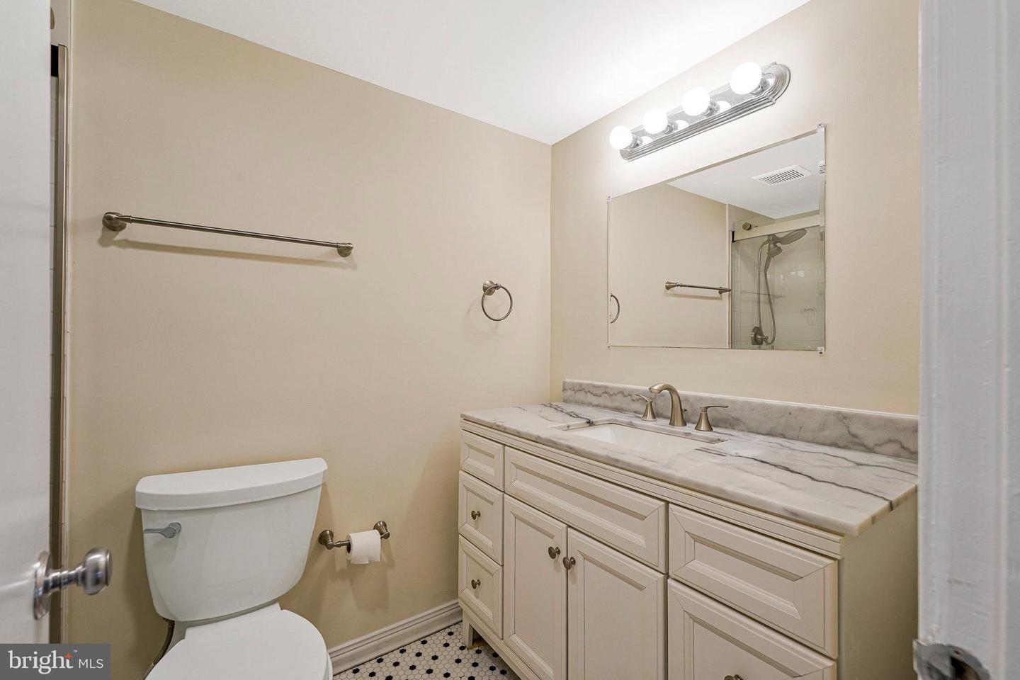 8370 GREENSBORO DR #508, MCLEAN, Virginia 22102, 2 Bedrooms Bedrooms, ,2 BathroomsBathrooms,Residential,For sale,8370 GREENSBORO DR #508,VAFX2243200 MLS # VAFX2243200
