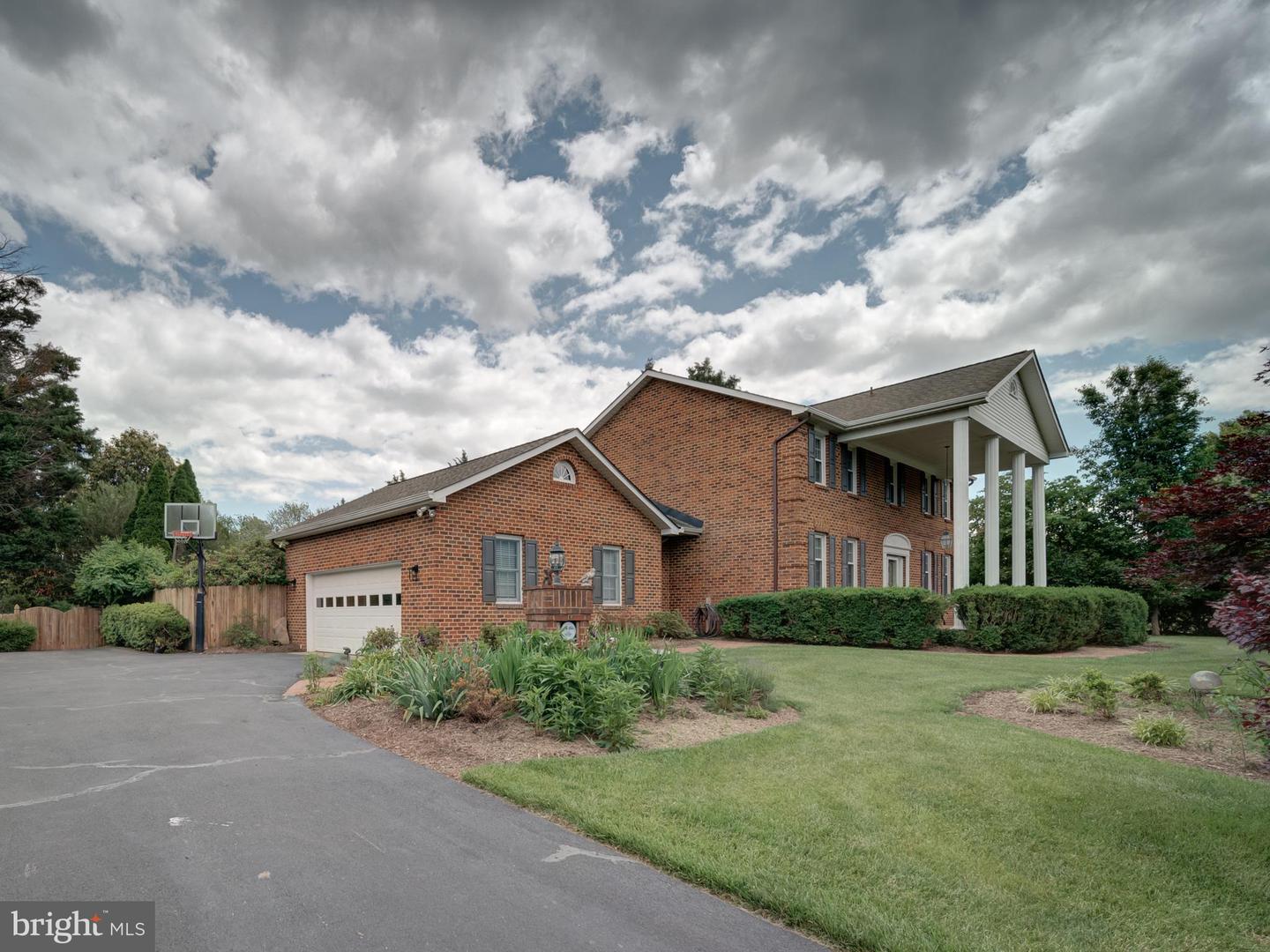 4387 STEPNEY DR, GAINESVILLE, Virginia 20155, 3 Bedrooms Bedrooms, ,3 BathroomsBathrooms,Residential,For sale,4387 STEPNEY DR,VAPW2095552 MLS # VAPW2095552