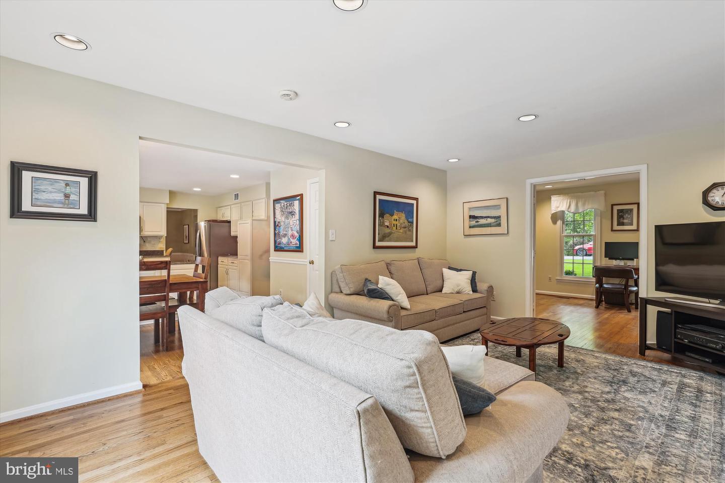 10127 HILLINGTON CT, VIENNA, Virginia 22182, 5 Bedrooms Bedrooms, ,3 BathroomsBathrooms,Residential,For sale,10127 HILLINGTON CT,VAFX2243472 MLS # VAFX2243472
