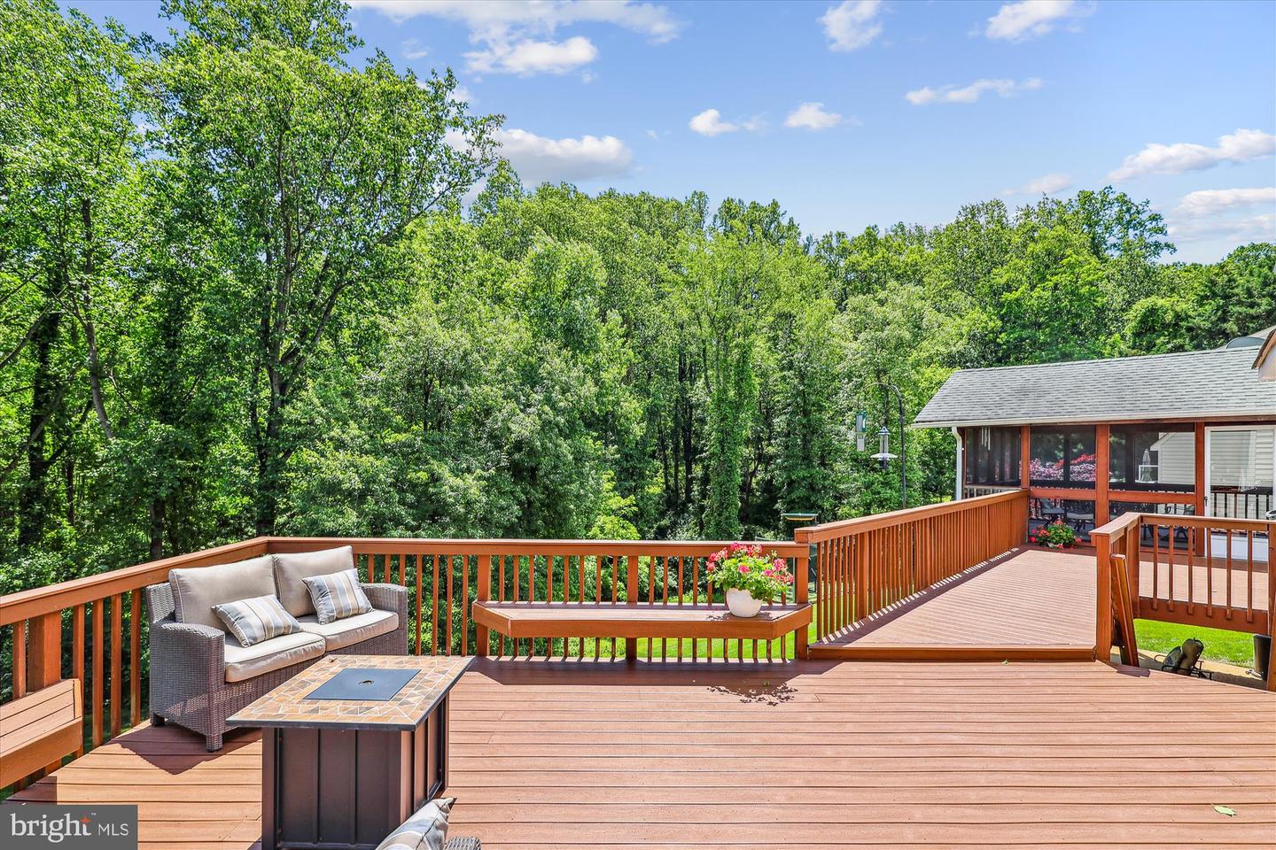 10127 HILLINGTON CT, VIENNA, Virginia 22182, 5 Bedrooms Bedrooms, ,3 BathroomsBathrooms,Residential,For sale,10127 HILLINGTON CT,VAFX2243472 MLS # VAFX2243472