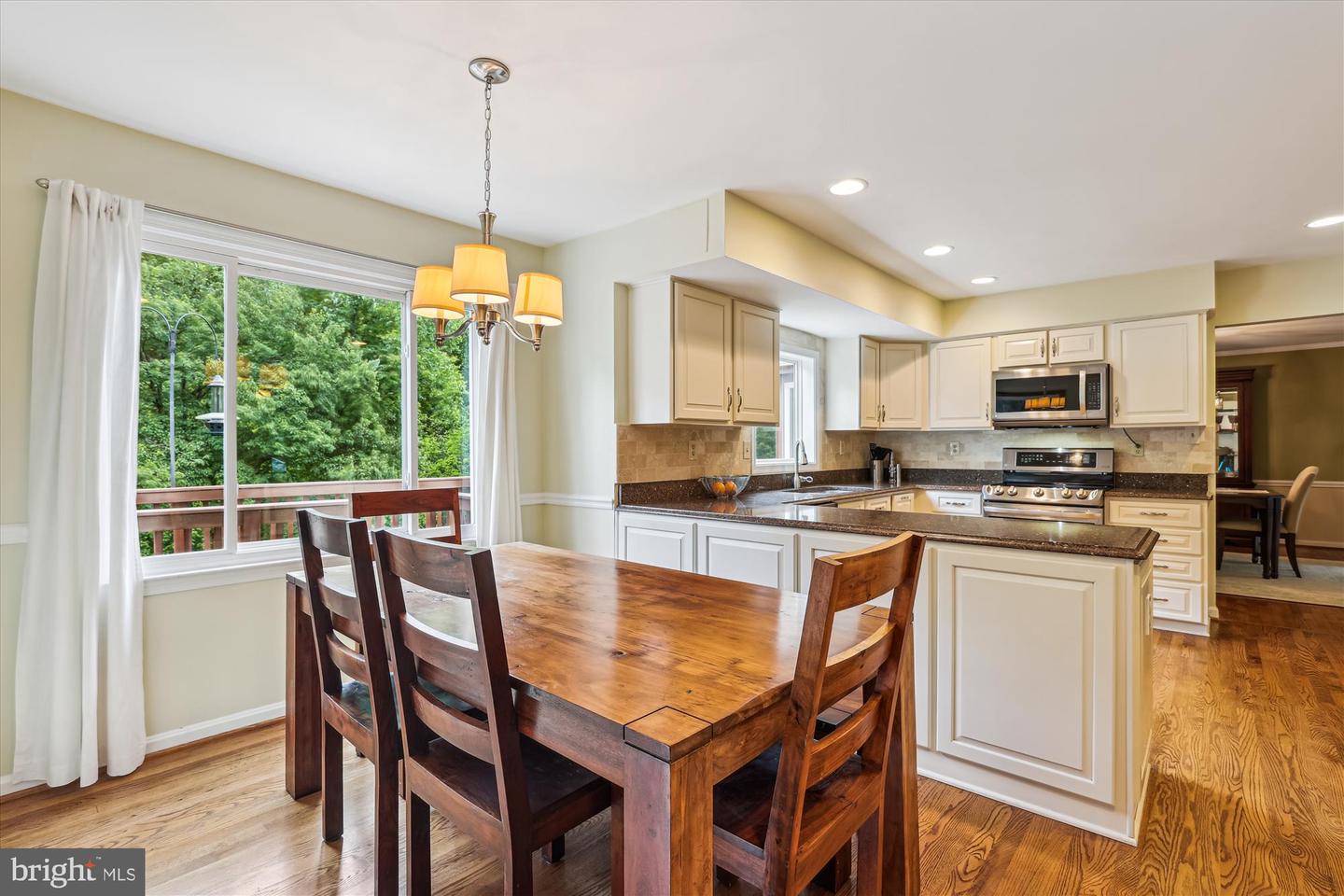 10127 HILLINGTON CT, VIENNA, Virginia 22182, 5 Bedrooms Bedrooms, ,3 BathroomsBathrooms,Residential,For sale,10127 HILLINGTON CT,VAFX2243472 MLS # VAFX2243472