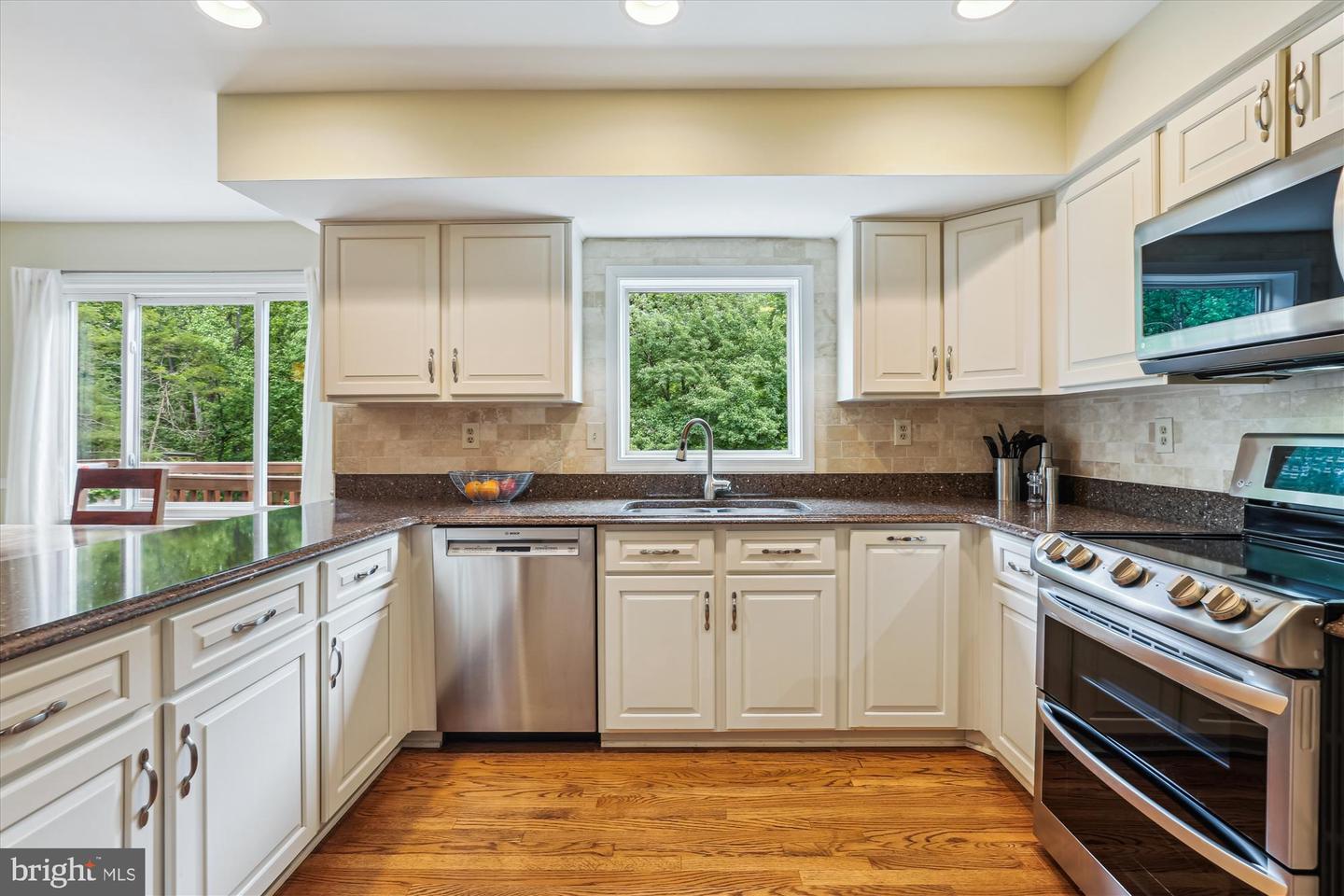 10127 HILLINGTON CT, VIENNA, Virginia 22182, 5 Bedrooms Bedrooms, ,3 BathroomsBathrooms,Residential,For sale,10127 HILLINGTON CT,VAFX2243472 MLS # VAFX2243472