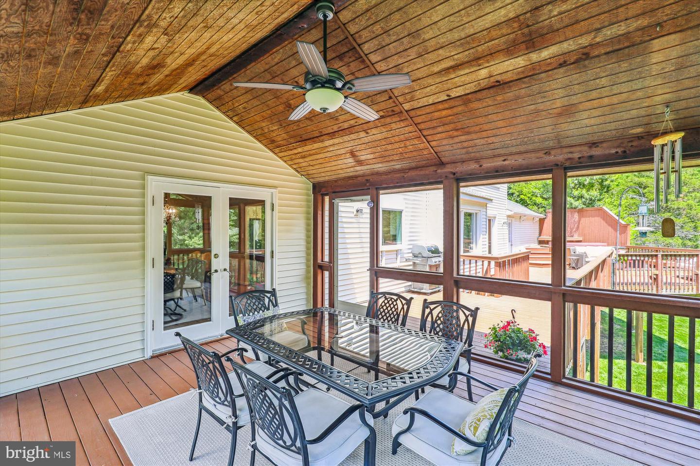 10127 HILLINGTON CT, VIENNA, Virginia 22182, 5 Bedrooms Bedrooms, ,3 BathroomsBathrooms,Residential,For sale,10127 HILLINGTON CT,VAFX2243472 MLS # VAFX2243472