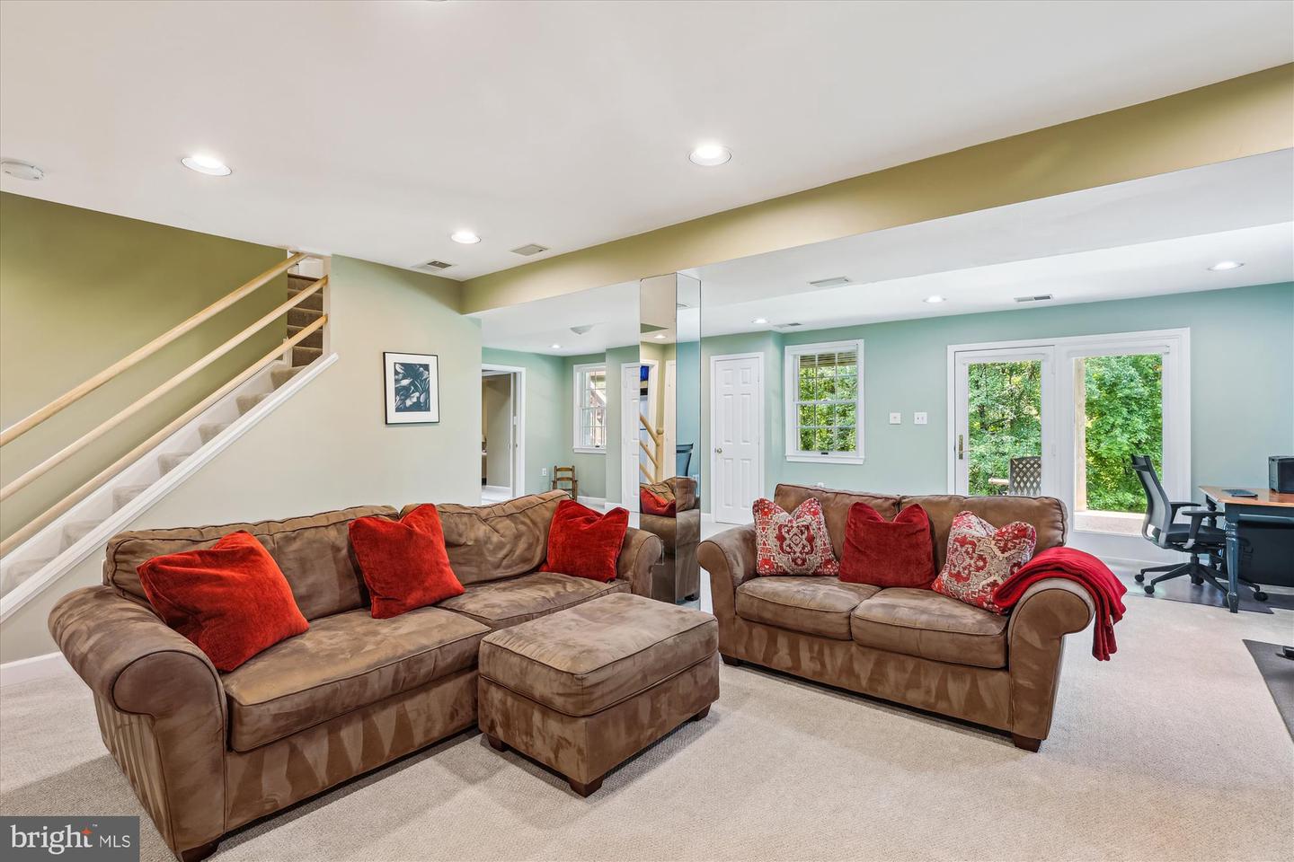 10127 HILLINGTON CT, VIENNA, Virginia 22182, 5 Bedrooms Bedrooms, ,3 BathroomsBathrooms,Residential,For sale,10127 HILLINGTON CT,VAFX2243472 MLS # VAFX2243472