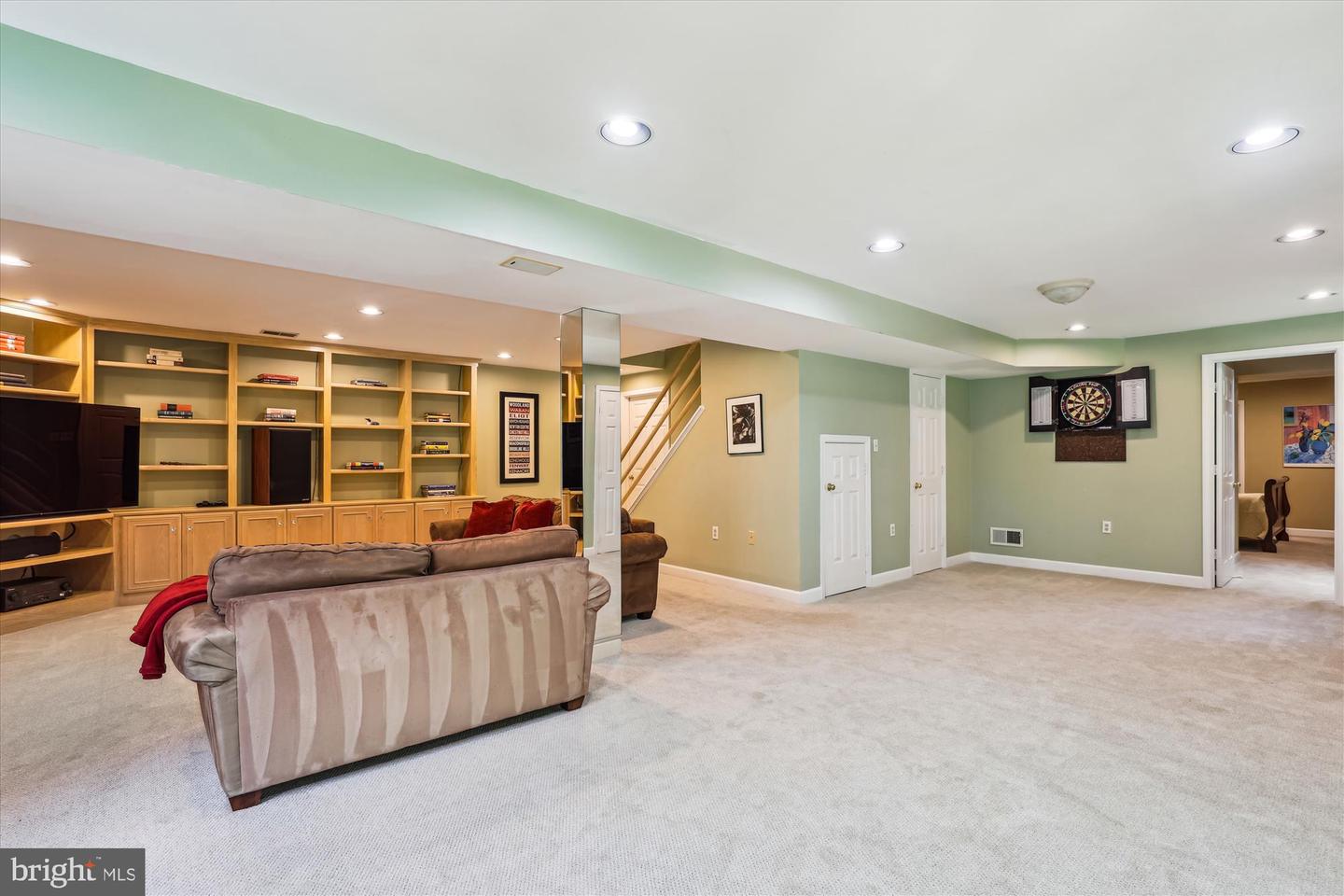 10127 HILLINGTON CT, VIENNA, Virginia 22182, 5 Bedrooms Bedrooms, ,3 BathroomsBathrooms,Residential,For sale,10127 HILLINGTON CT,VAFX2243472 MLS # VAFX2243472