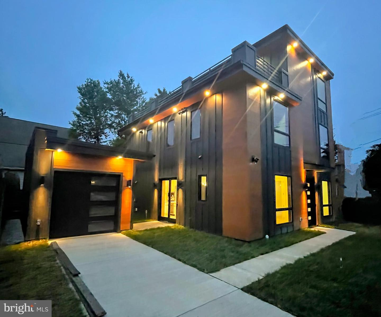 2007 S JOYCE ST, ARLINGTON, Virginia 22202, 5 Bedrooms Bedrooms, ,5 BathroomsBathrooms,Residential,For sale,2007 S JOYCE ST,VAAR2058252 MLS # VAAR2058252