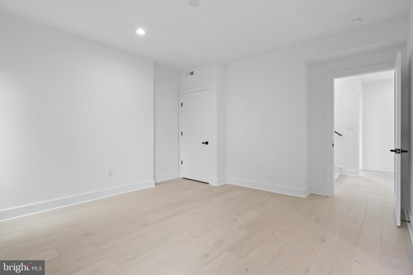 2007 S JOYCE ST, ARLINGTON, Virginia 22202, 5 Bedrooms Bedrooms, ,5 BathroomsBathrooms,Residential,For sale,2007 S JOYCE ST,VAAR2058252 MLS # VAAR2058252