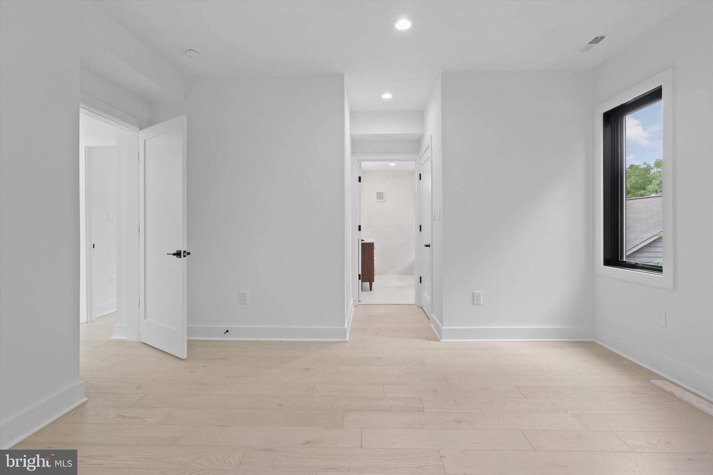 2007 S JOYCE ST, ARLINGTON, Virginia 22202, 5 Bedrooms Bedrooms, ,5 BathroomsBathrooms,Residential,For sale,2007 S JOYCE ST,VAAR2058252 MLS # VAAR2058252