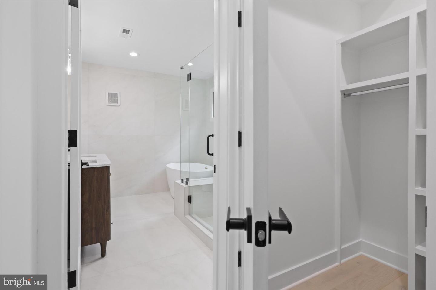 2007 S JOYCE ST, ARLINGTON, Virginia 22202, 5 Bedrooms Bedrooms, ,5 BathroomsBathrooms,Residential,For sale,2007 S JOYCE ST,VAAR2058252 MLS # VAAR2058252