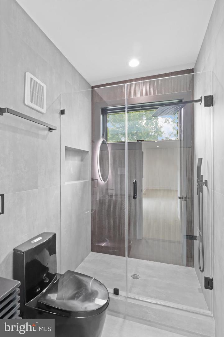 2007 S JOYCE ST, ARLINGTON, Virginia 22202, 5 Bedrooms Bedrooms, ,5 BathroomsBathrooms,Residential,For sale,2007 S JOYCE ST,VAAR2058252 MLS # VAAR2058252