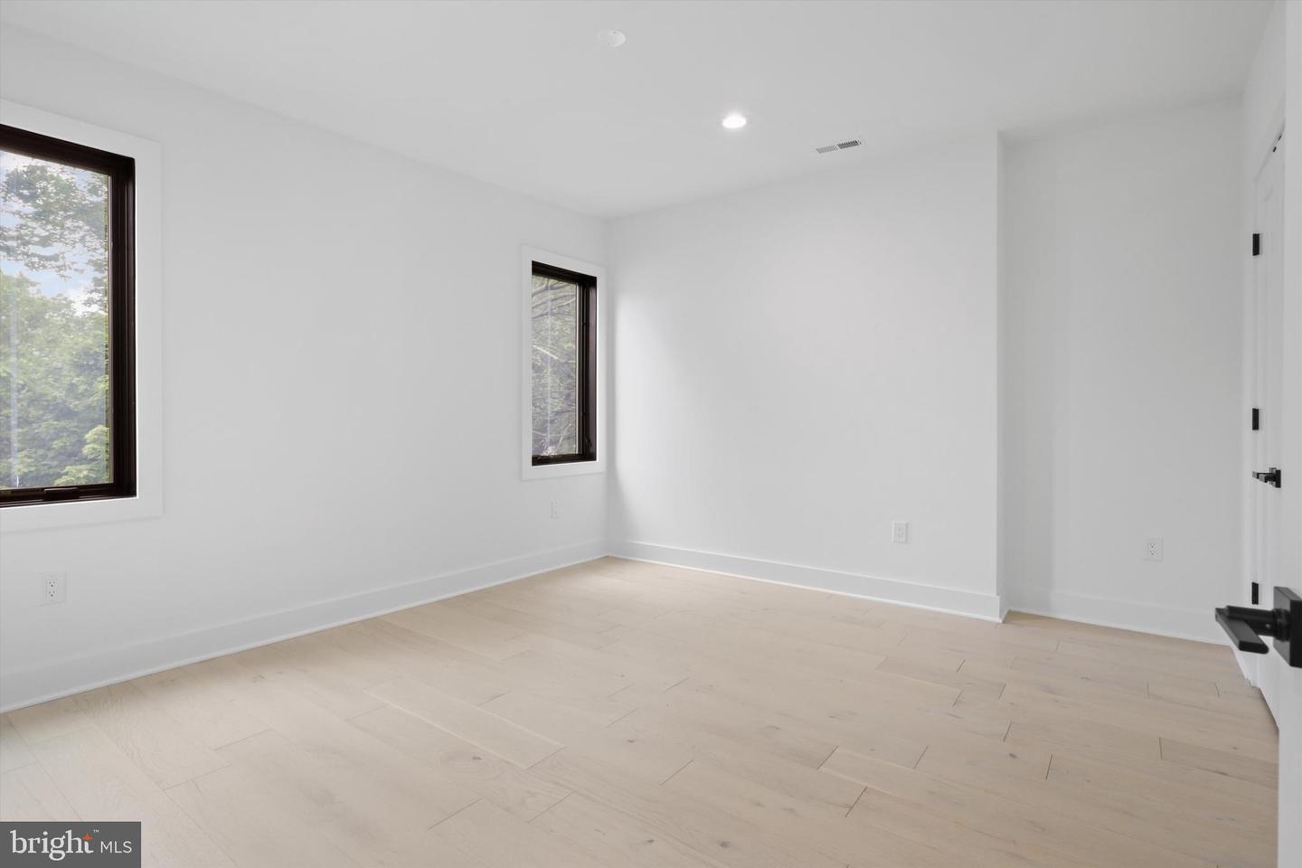 2007 S JOYCE ST, ARLINGTON, Virginia 22202, 5 Bedrooms Bedrooms, ,5 BathroomsBathrooms,Residential,For sale,2007 S JOYCE ST,VAAR2058252 MLS # VAAR2058252