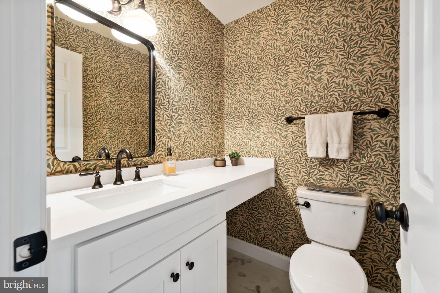 1709 DOGWOOD DR, ALEXANDRIA, Virginia 22302, 3 Bedrooms Bedrooms, ,2 BathroomsBathrooms,Residential,For sale,1709 DOGWOOD DR,VAAX2045754 MLS # VAAX2045754